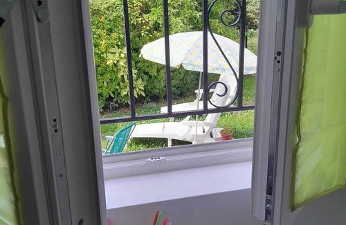 Villemomble House | Location Chambre sdb Salon Cuisine Animaux Bienvenus