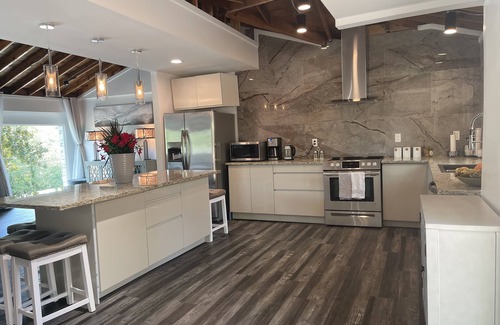 North Brookhaven House | LOCATION * DUNWOODY; NEW-BEAUTIFUL MODERN HOUSE&Outdoor Seasonal Private Pool