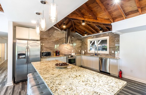 North Brookhaven House | LOCATION * DUNWOODY; NEW-BEAUTIFUL MODERN HOUSE&Outdoor Seasonal Private Pool