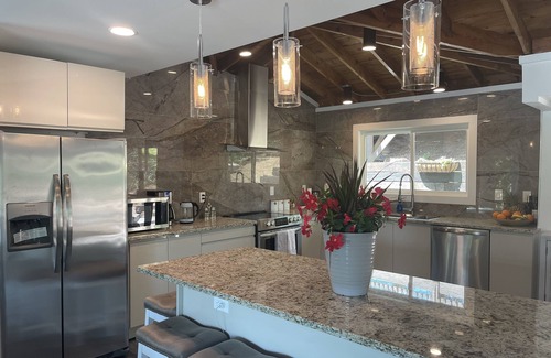 North Brookhaven House | LOCATION * DUNWOODY; NEW-BEAUTIFUL MODERN HOUSE&Outdoor Seasonal Private Pool