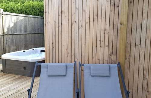 Plougourvest Apartment | Location Finistère + Jaccuzi Privé Toute L'année !