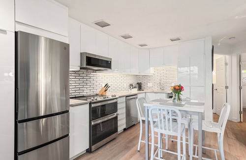Aspen Condo | Location! Fresh, Modern, Central Hideaway