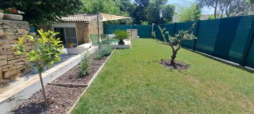 Pelissanne Apartment | Location Le Tilleul