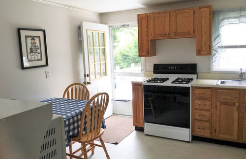 Falmouth House | Location, Location, Location, Steps to Surf Drive Beach, sleeps 5, deck, yard
