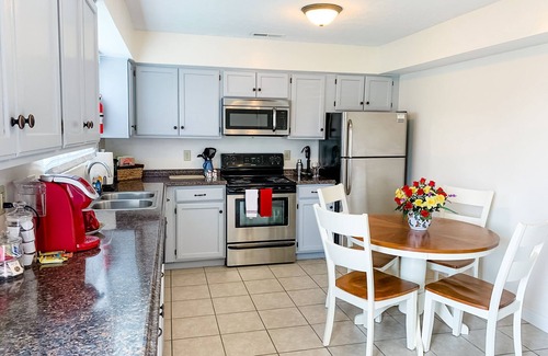 Oxford House | Location, location, location! In Oxford's Mile Square! 4 Bed/2 Bath Townhouse