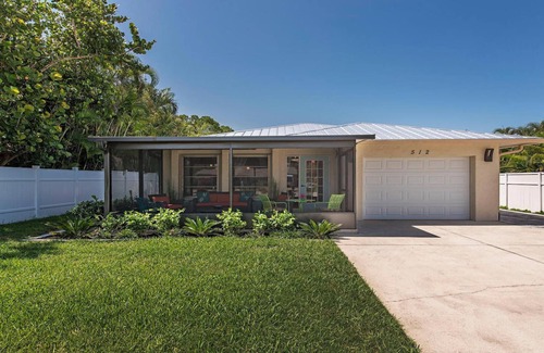 Naples Park House | LOCATION, LOCATION, LOCATION.
