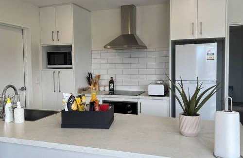 Rolleston Apartment | Location ,location sunny house in rolleston