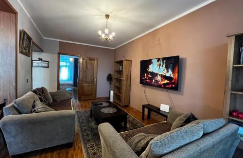 Sukhbaatar Apartment | Location, locaton, location!