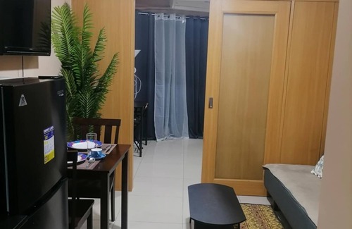 Barangay 76 Condo | Location perfect staycation with Netflix Near MOA