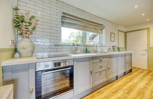 Dalmally Cabin | Loch Awe Lodge with Stunning Views Ardbrecknish