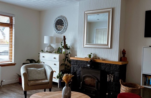 East Lewiston House | Loch Ness Home ~Drumnadrochit Village n🌟~2 Bedrooms n🌟~Dog Friendly