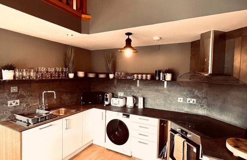 Foyers Cabin | Lochnagar: luxury Loch Ness lodge, hot tub & sauna