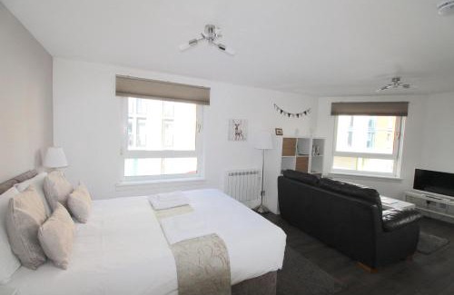 Tollcross Apartment | Lochrin Apartments by Edinburgh City Apartments