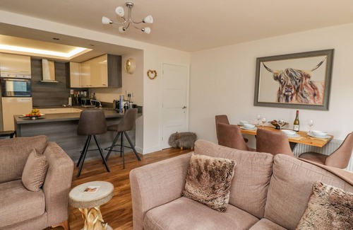 Spean Bridge Cottage | LOCHY LOOKOUT, family friendly, with a garden in Spean Bridge