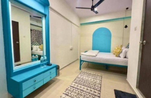 Santacruz West Hostel | Locomo Hostel Express - Stay Work Eat