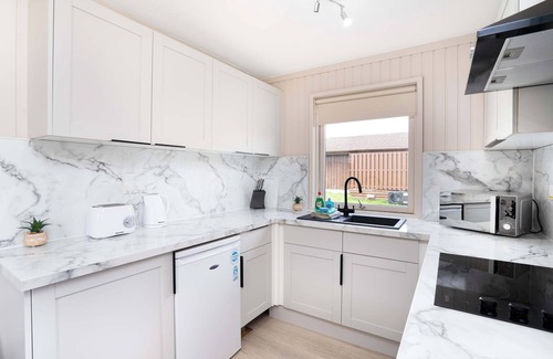 Kilmun Apartment | Lodge-3BR - Hot Tub - Hunters Quay