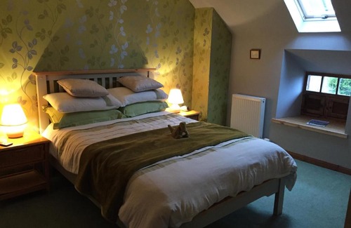 Bridgend of Lintrathen Bed & Breakfast | Lodge at Lochside