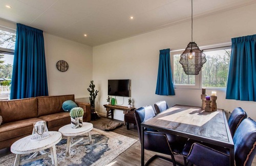 Beekbergen-Zuid Ski Chalet | ✓ Lodge at Recreatiepark Beekbergen ✓ Holiday home for 4 persons ✓ Located in Beekbergen (Gelderland) ✓ Holiday park on the Veluwe ✓ Book directly through the park