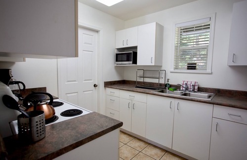 Port Moody Cabin | Lodge C2 |Hot tub & Sauna |Cape Carraholly Retreat