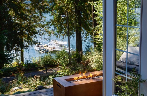 Port Moody Cabin | Lodge C2 |Hot tub & Sauna |Cape Carraholly Retreat