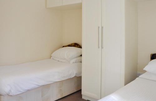Dinnet House | Lodge F- Uk33092