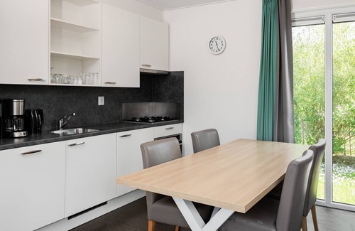 Breskens Ski Chalet | Lodge in Zeebad near the Beach