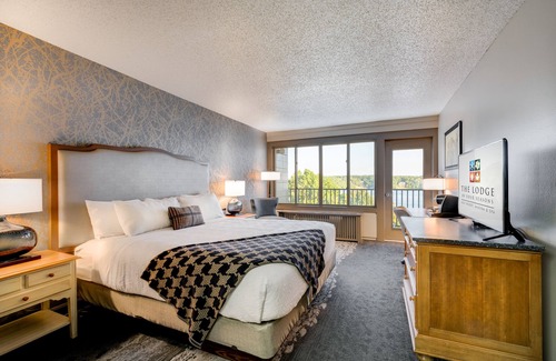 Village of Four Seasons Resort | Lodge Of Four Seasons Golf Resort, Marina & Spa