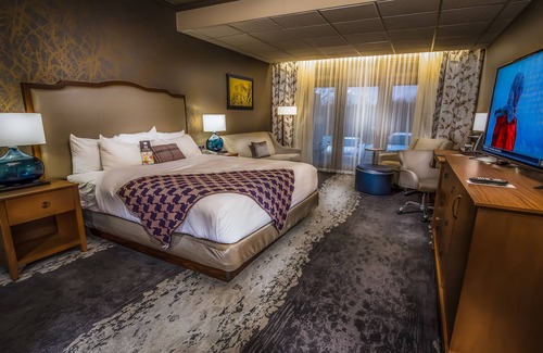Village of Four Seasons Resort | Lodge Of Four Seasons Golf Resort, Marina & Spa