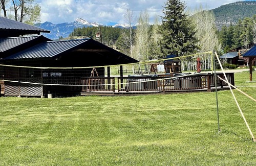 Pagosa Springs House | Lodge Single Queen, High Creek Lodge, Hiking Trails, Skiing and Hot Springs