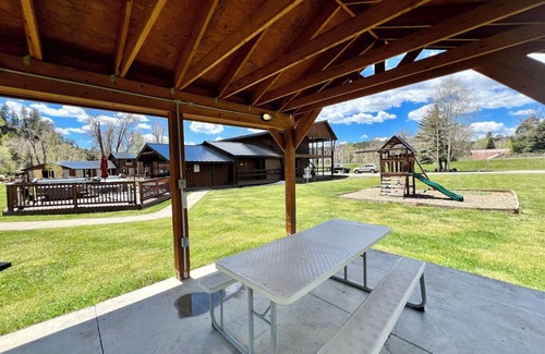 Pagosa Springs House | Lodge Single Queen, High Creek Lodge, Hiking Trails, Skiing and Hot Springs