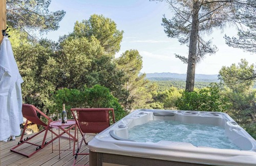Aix-en-Provence Cottage | Lodge & Spa Massif de L'étoile - Le Chant des Pins Aix en Provence