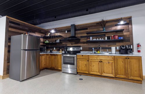 Mound City Apartment | Loess Hills Lodge - Room 3