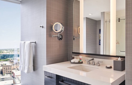 Crossroads Arts District Hotel | Loews Kansas City Hotel