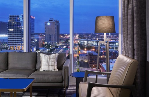 Crossroads Arts District Hotel | Loews Kansas City Hotel