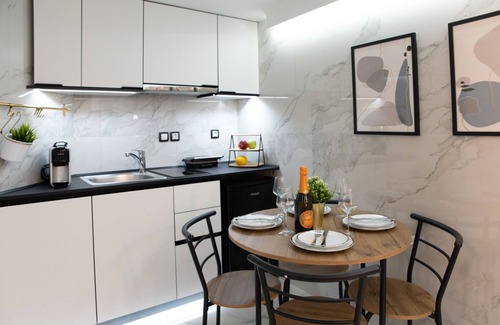 Kallithea Apartment | Loft 1· Diovounioti 11 A Rare Gem Near the Acropo