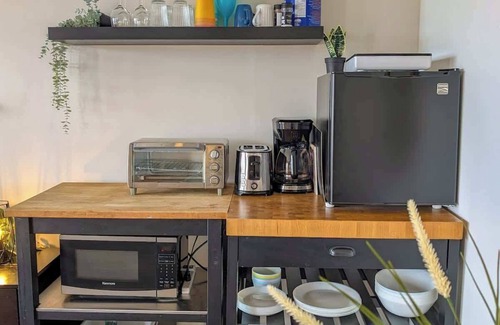 Ste Anne de Beaupre Apartment | Loft 14 | 2 Min Waterfront | BBQ & Fireplace