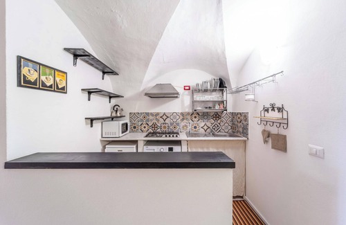 Alghero City Centre Apartment | Loft Apartment ‘Casa Gilbert 101’ close to Beach with Wi-Fi