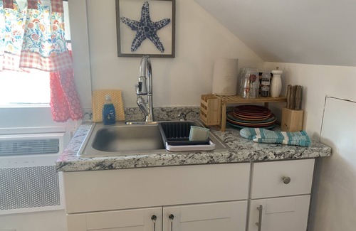 Cottage Line Apartment | Loft at the Beach (1-Bedroom Apartment) - Pets Allowed by RedAwning