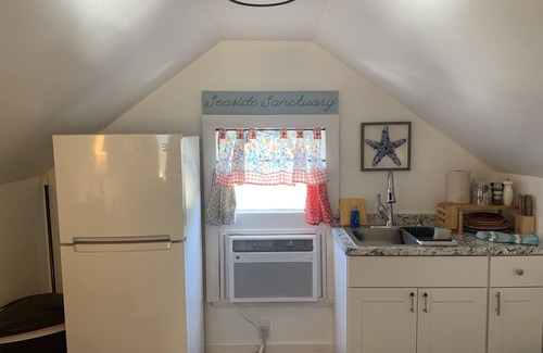 Cottage Line Apartment | Loft at the Beach (1-Bedroom Apartment) - Pets Allowed by RedAwning