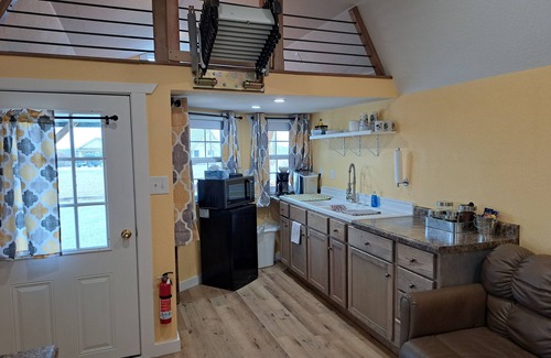 Buchanan County Cabin | Loft Cabin on the Farm