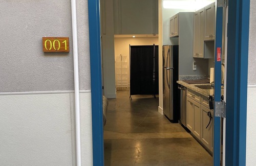 Central Berkeley Apartment | Loft Living: Workspace Bliss, Gym, Sky Deck, UCB