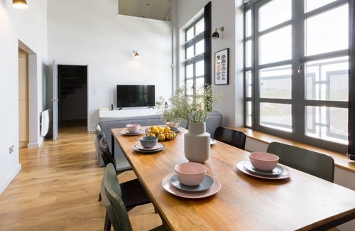 Coventry Apartment | Loft Penthouse Canalview Gated