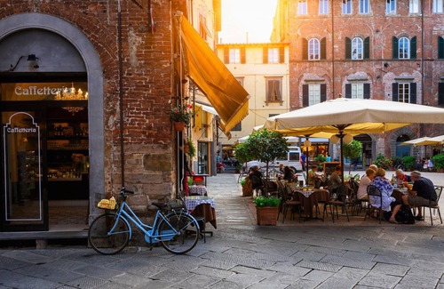 Lucca Historical Center Cottage | Loft situalto in the historic center on the ground floor.