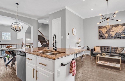 Legacy Park House | Lofted Luxury. Executive 3BR Home Short Walk to Legacy Shops and Dining