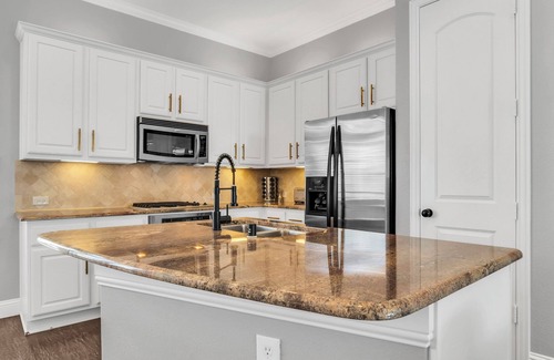 Legacy Park House | Lofted Luxury. Executive 3BR Home Short Walk to Legacy Shops and Dining