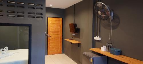 Nakhon Si Thammarat Hostel | Loftel @ Nakhon