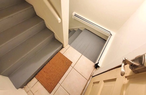 City Park Apartment | Loftium | Cute Suite In City Park with a Chic Full Kitchen