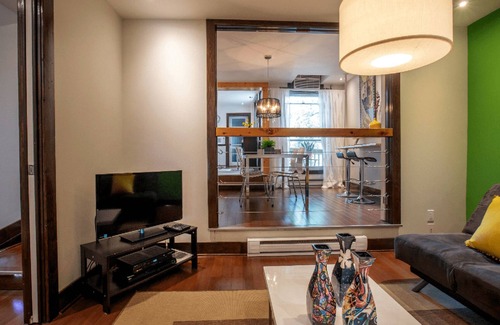 De Lorimier Apartment | LoftJC4 -1BR Suite +Free Private parking Lafontaine park