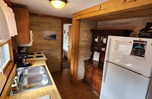 Schnellville House | Log Cabin 9 at Osborn Boat Ramp on Patoka Lake