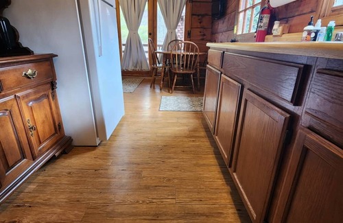 Schnellville House | Log Cabin 9 at Osborn Boat Ramp on Patoka Lake